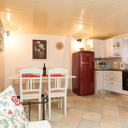 Holiday Home Smokovec Vrbnik Ngoại thất bức ảnh