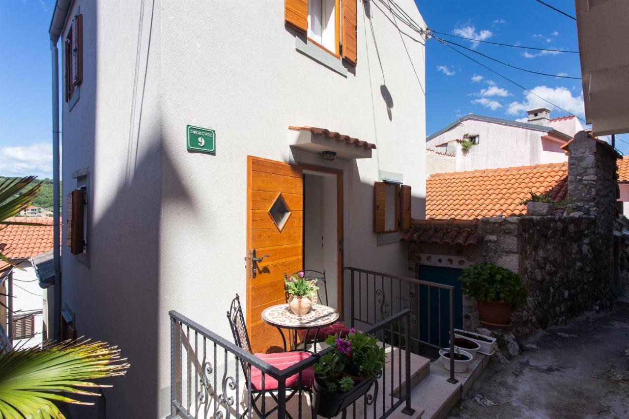 Holiday Home Smokovec Vrbnik Ngoại thất bức ảnh